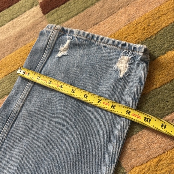 Vintage Y2K Zara Blue Washed Distressed Relaxed Jeans
Size 4 - Picture 12 of 13